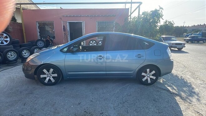 Toyota Prius-4