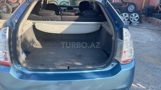 Toyota Prius-8