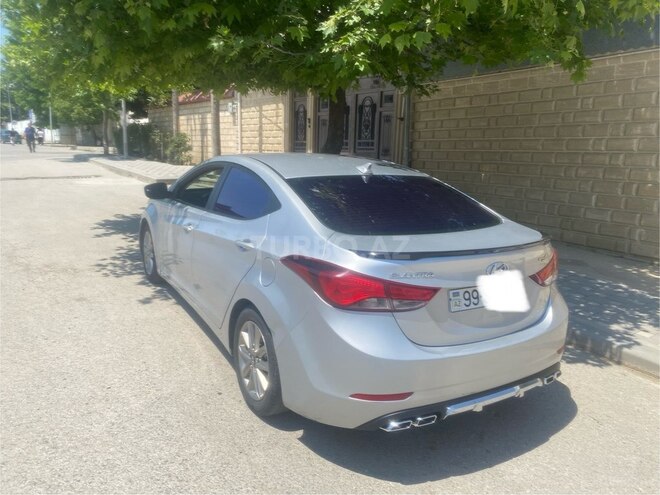 Hyundai Elantra-7