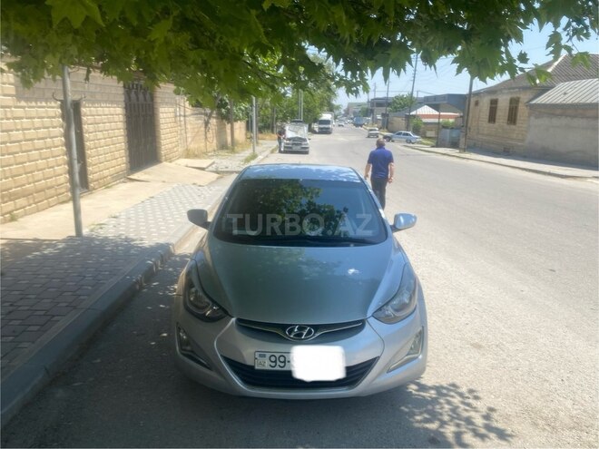 Hyundai Elantra-2