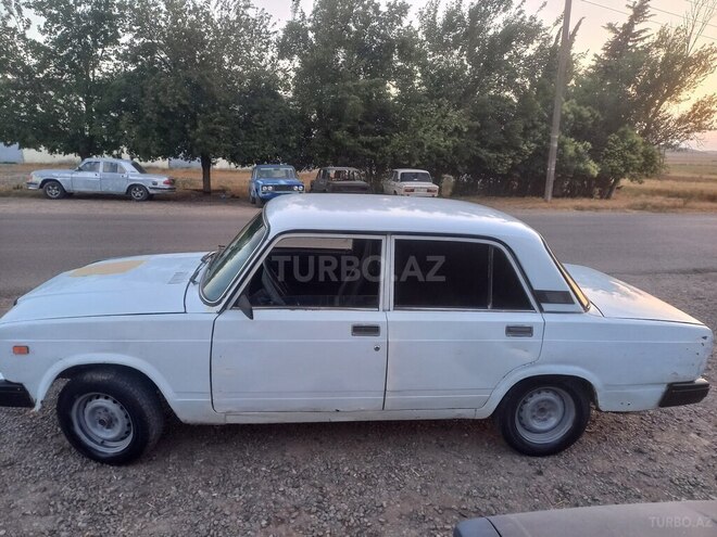 LADA (VAZ) 2107-2
