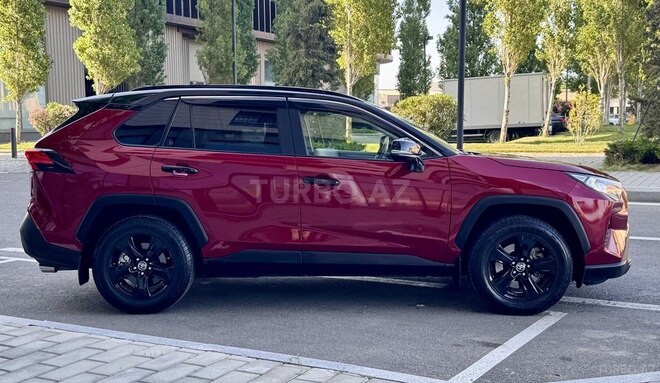 Toyota RAV4-6
