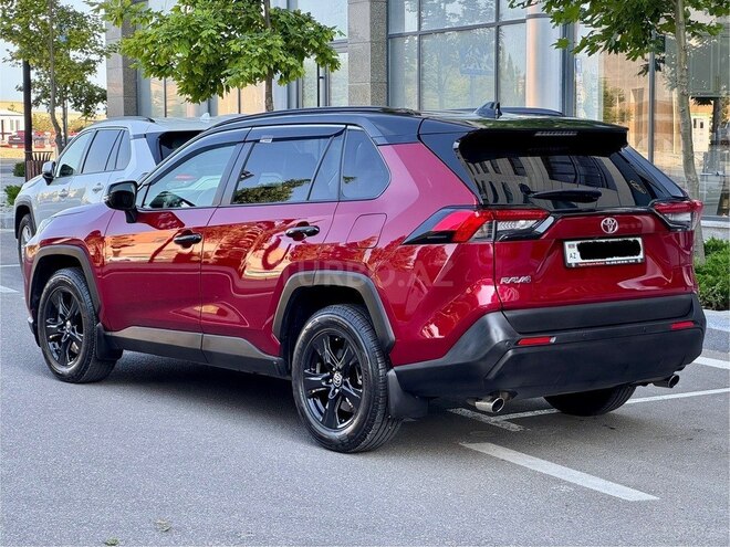 Toyota RAV4-9