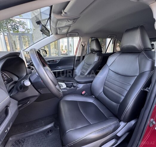 Toyota RAV4-12