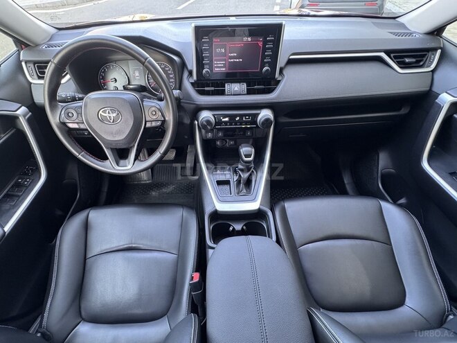 Toyota RAV4-11