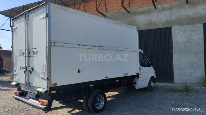 Ford Transit-4