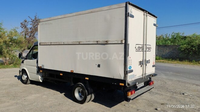 Ford Transit-6