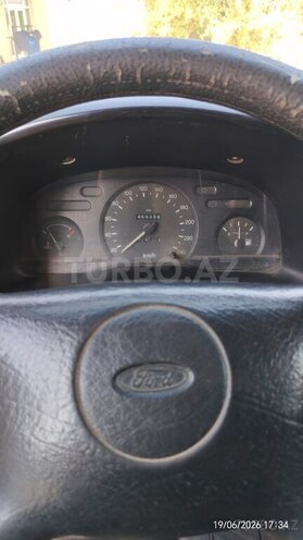 Ford Transit-9