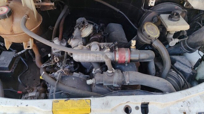 Ford Transit-11