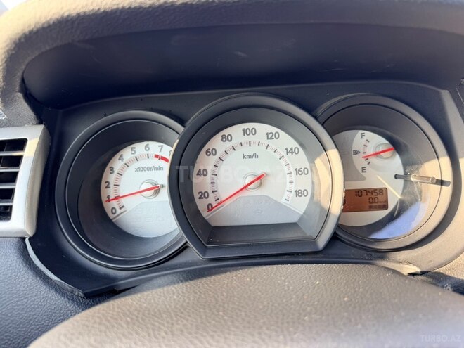 Nissan Tiida-10