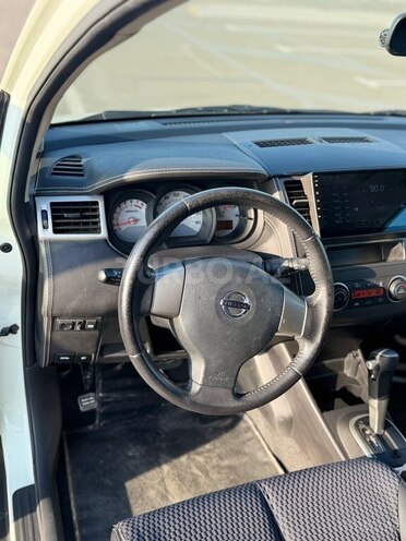 Nissan Tiida-9