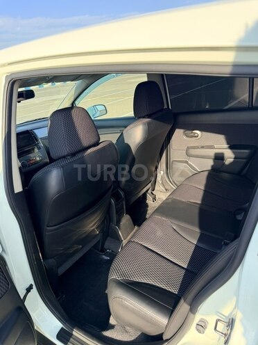 Nissan Tiida-8