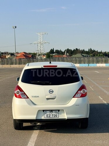 Nissan Tiida-2