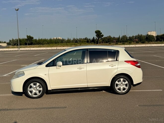 Nissan Tiida-4