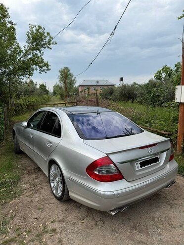 Mercedes E 320-8