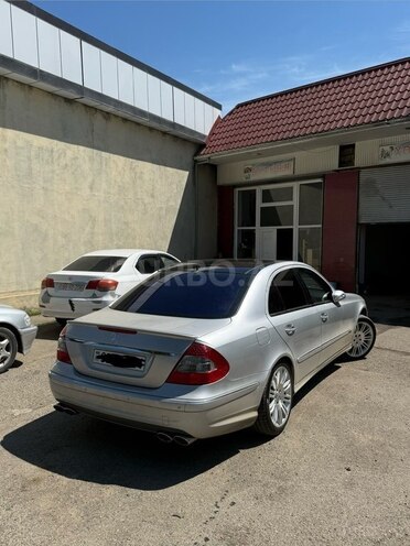 Mercedes E 320-7
