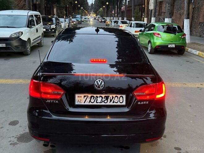 Volkswagen Jetta-4