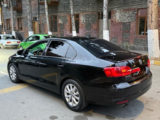 Volkswagen Jetta-5