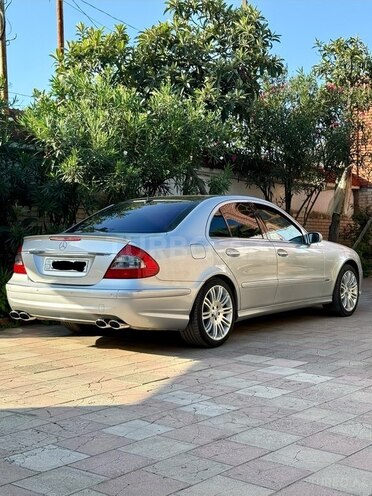 Mercedes E 320-9