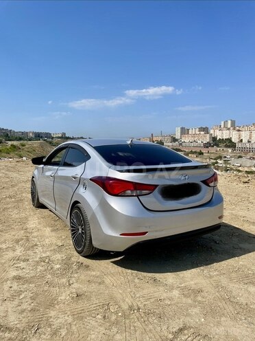 Hyundai Elantra-6