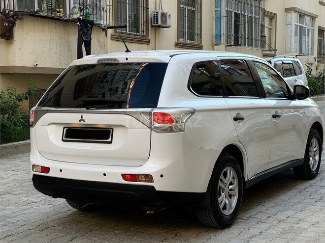 Mitsubishi Outlander-5