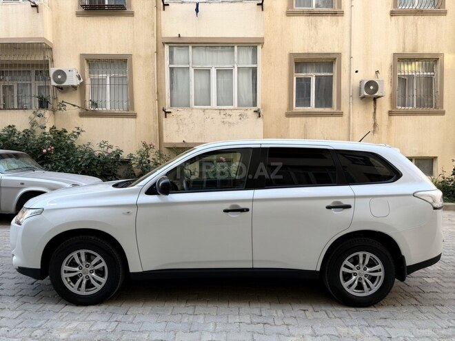 Mitsubishi Outlander-6