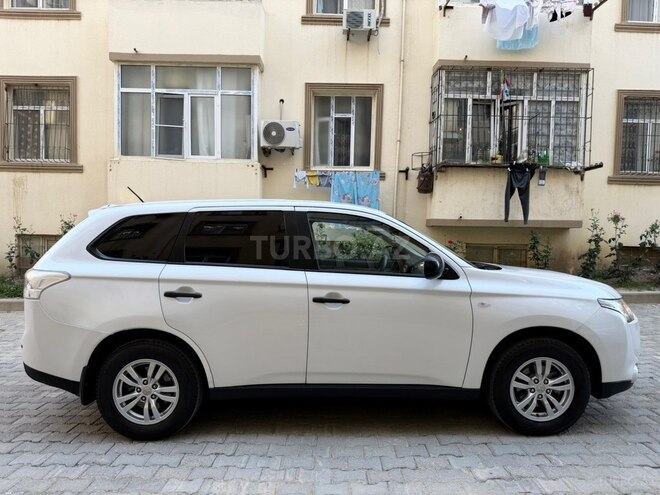 Mitsubishi Outlander-7