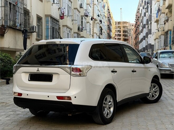 Mitsubishi Outlander-10