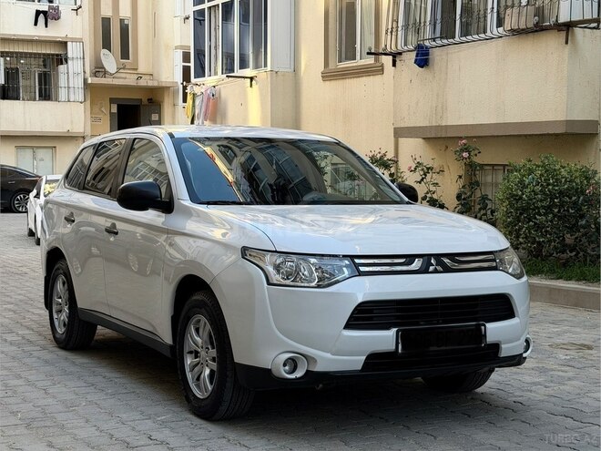 Mitsubishi Outlander-13