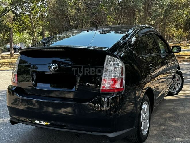 Toyota Prius-4