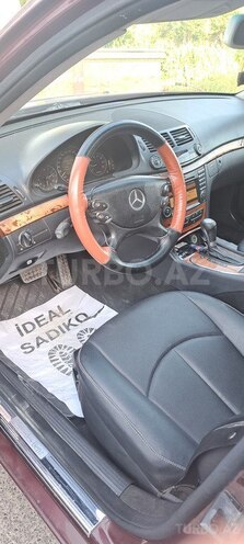 Mercedes E 230-5