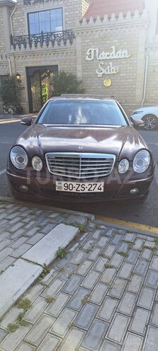 Mercedes E 230-1