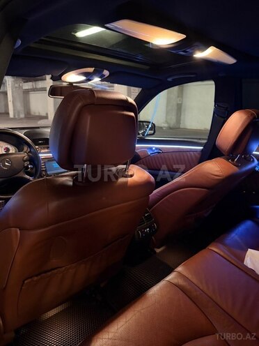 Mercedes E 350-11