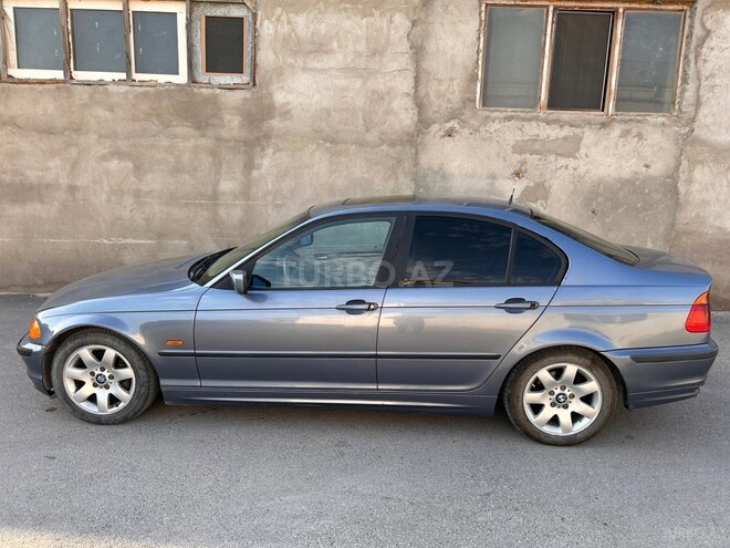 BMW 323-4