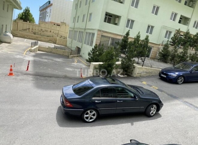 Mercedes C 240 4MATIC-8