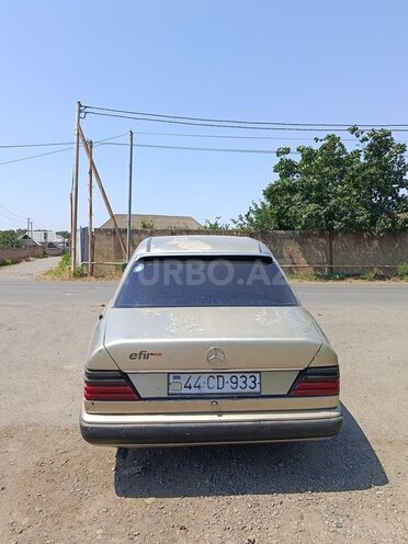 Mercedes 250 D-2