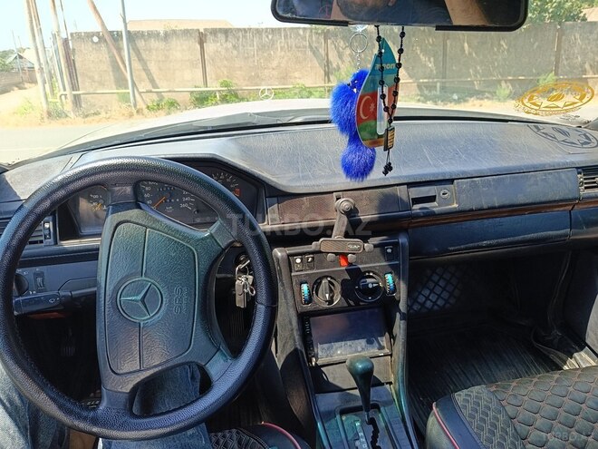 Mercedes 250 D-7