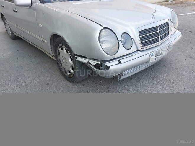 Mercedes E 230-3