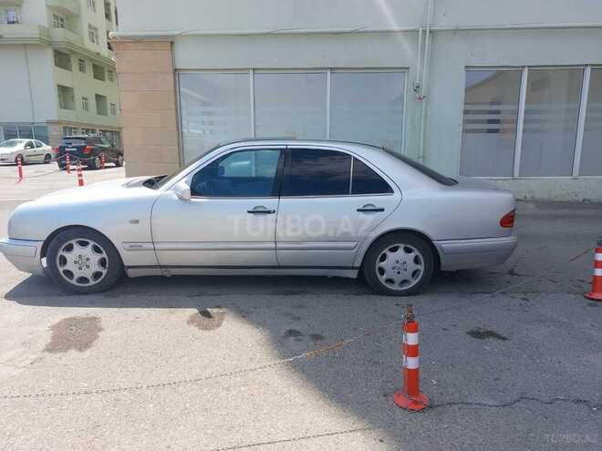 Mercedes E 230-4