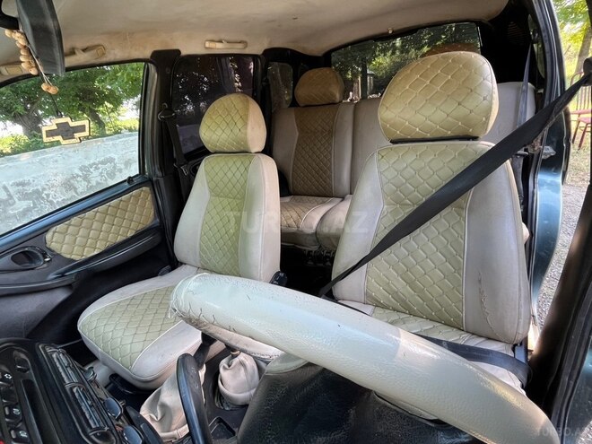 Chevrolet Niva-13