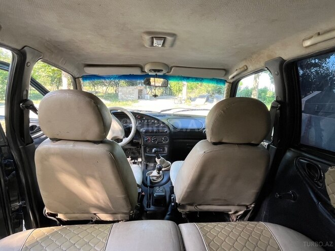 Chevrolet Niva-12