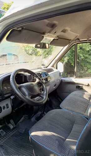 Ford Transit-2