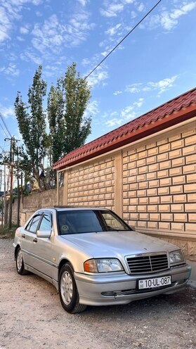 Mercedes C 180-2