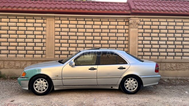 Mercedes C 180-7