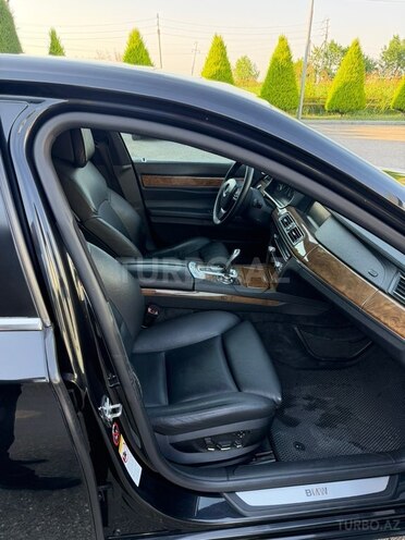 BMW 740-7