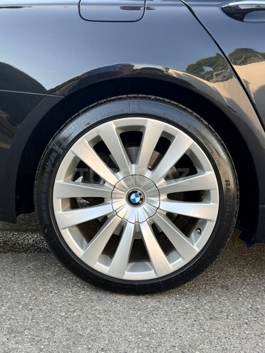 BMW 740-16