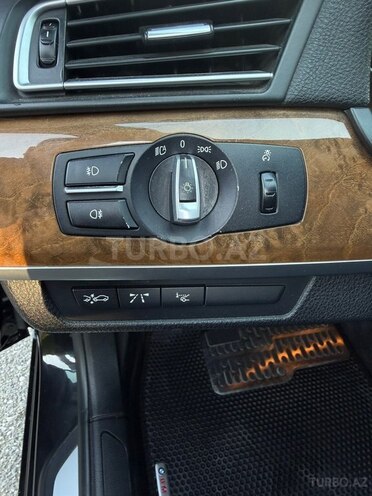 BMW 740-12
