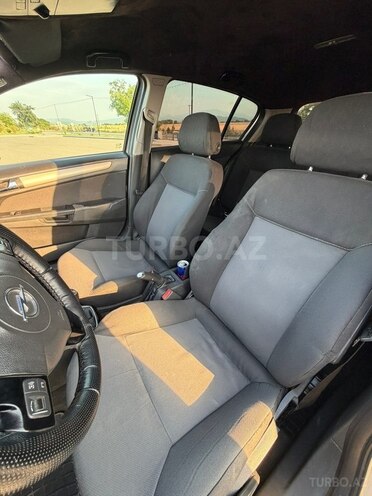 Opel Astra-11