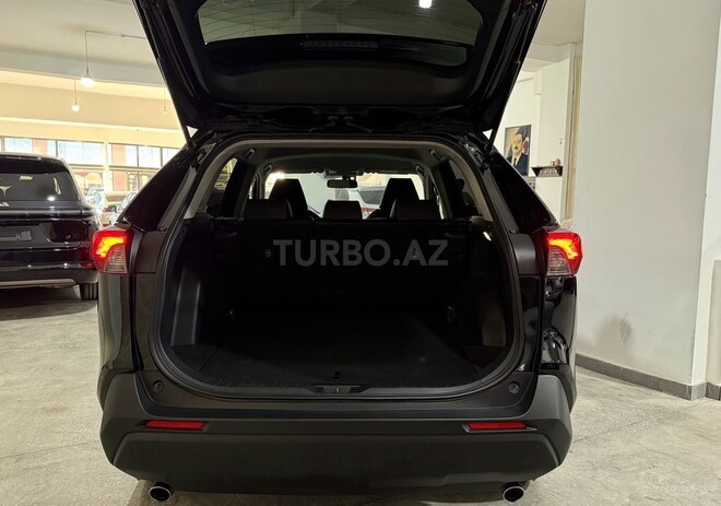 Toyota RAV4-12
