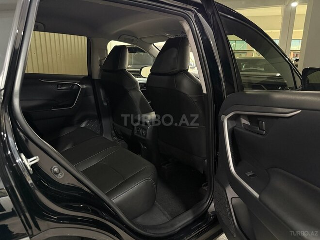Toyota RAV4-11